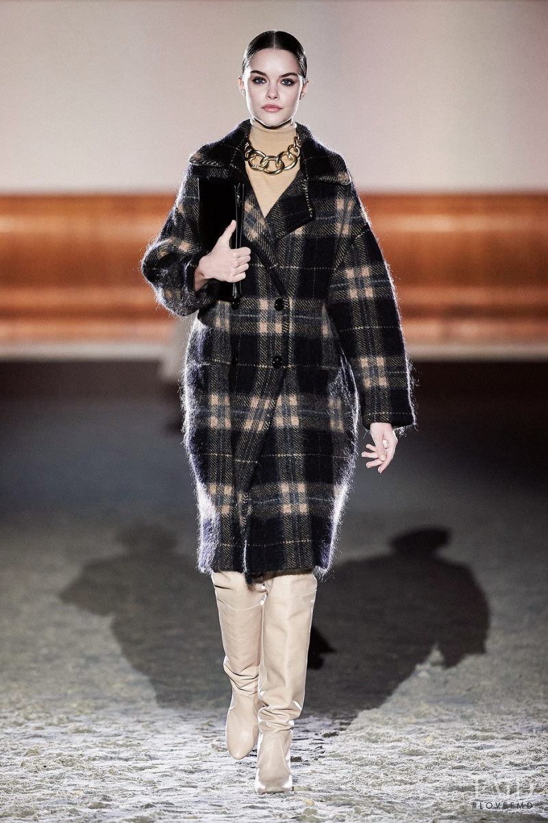 Elisabetta Franchi fashion show for Autumn/Winter 2021
