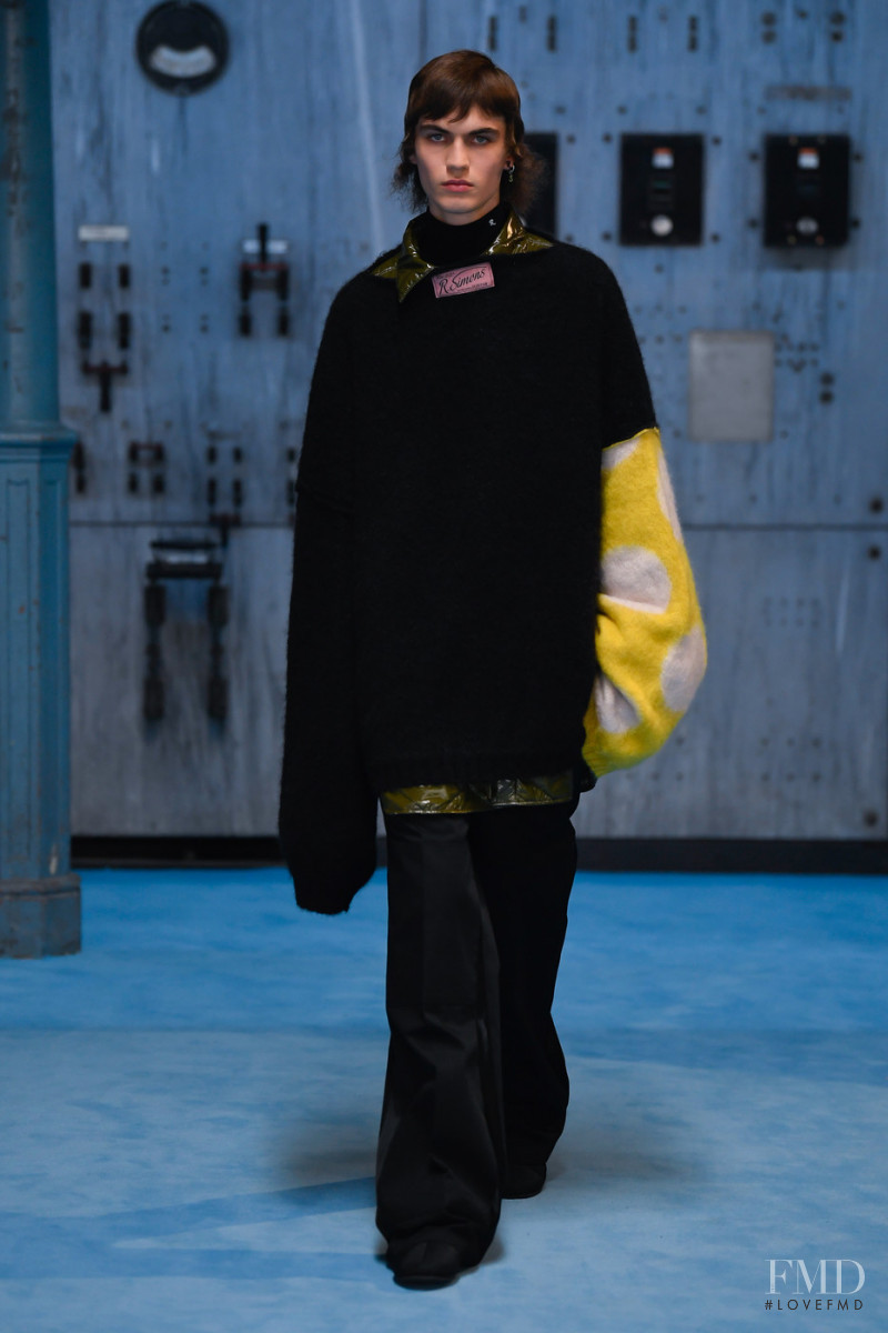 Raf Simons fashion show for Autumn/Winter 2021