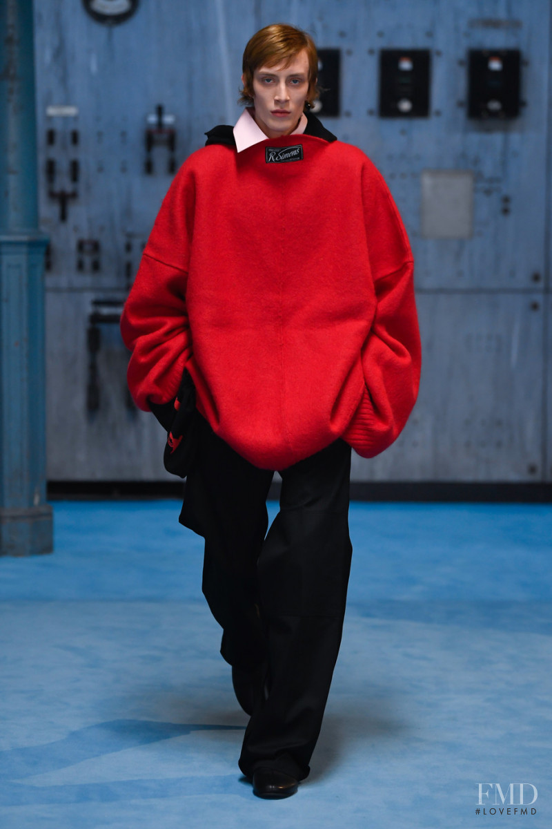 Raf Simons fashion show for Autumn/Winter 2021