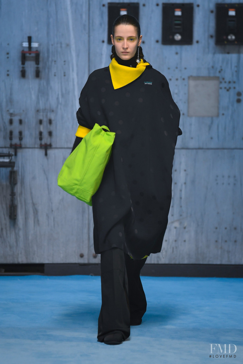 Raf Simons fashion show for Autumn/Winter 2021