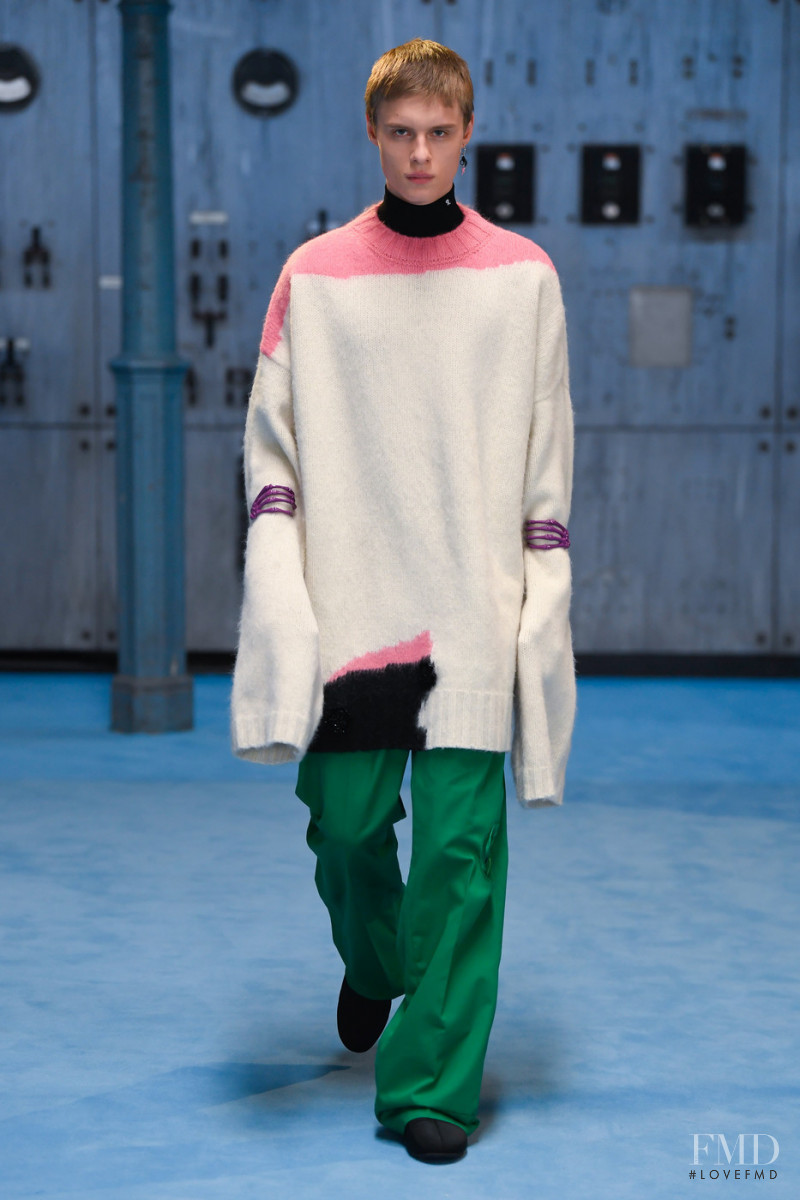 Raf Simons fashion show for Autumn/Winter 2021