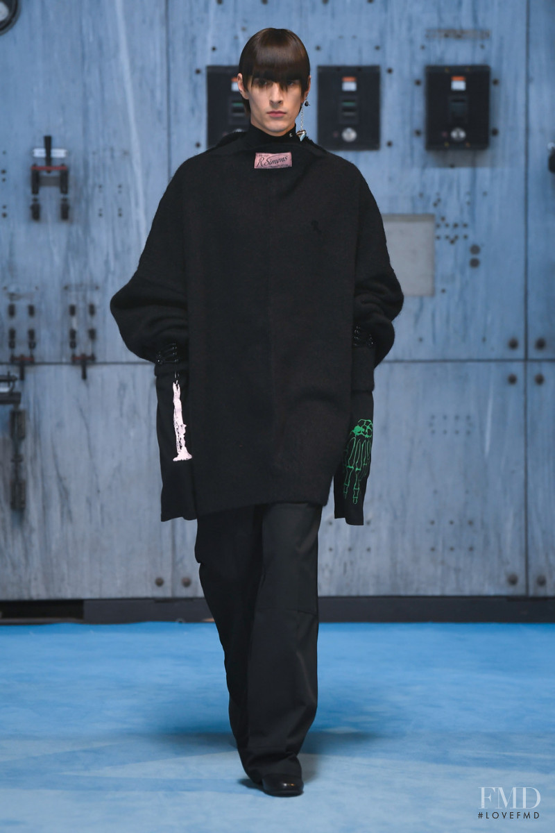 Raf Simons fashion show for Autumn/Winter 2021