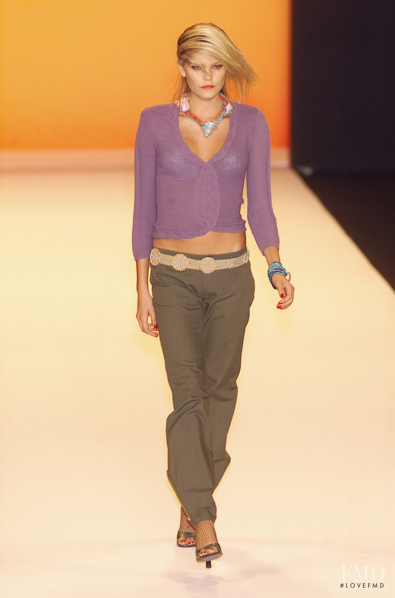 Anna Sui fashion show for Spring/Summer 2001