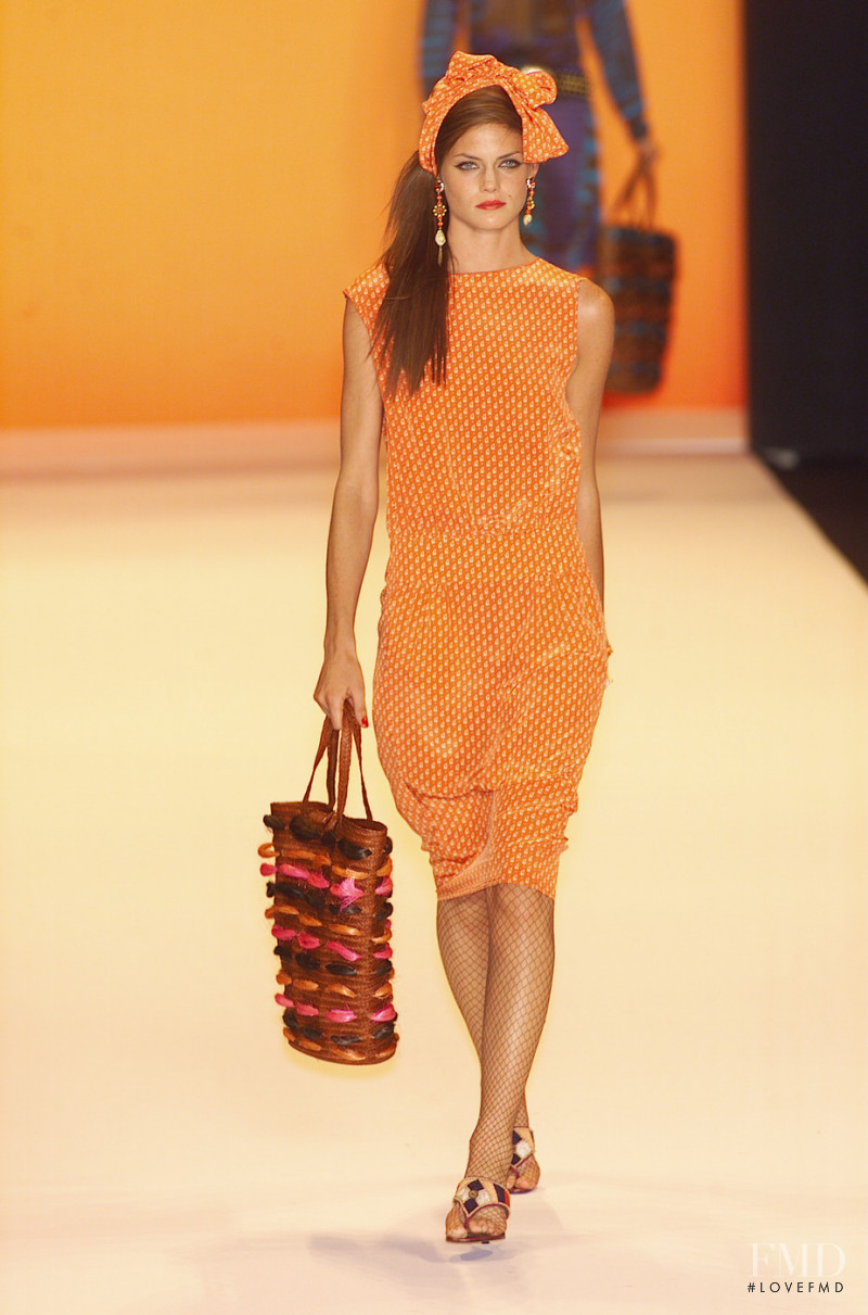 Anna Sui fashion show for Spring/Summer 2001