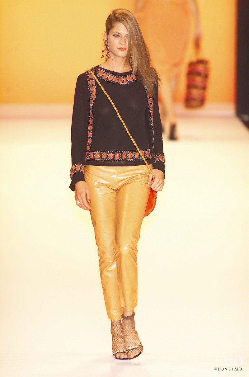 Anna Sui fashion show for Spring/Summer 2001