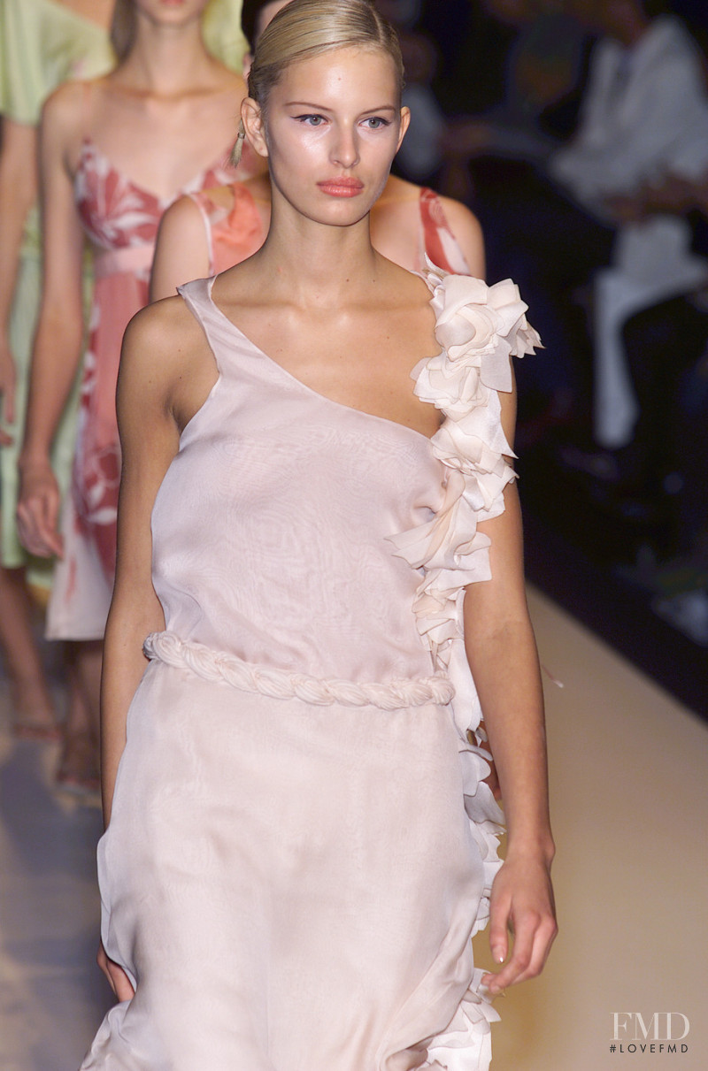 Antonio Berardi fashion show for Spring/Summer 2001