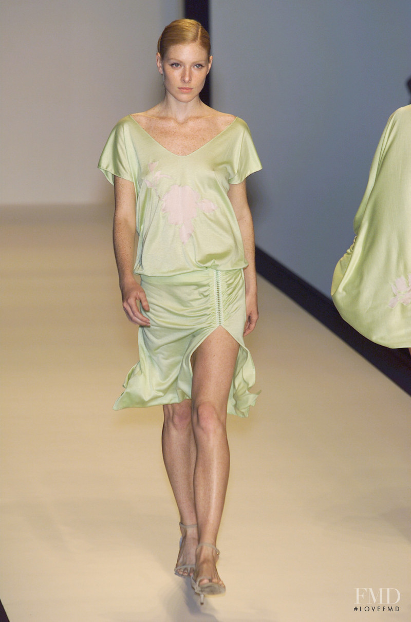 Antonio Berardi fashion show for Spring/Summer 2001