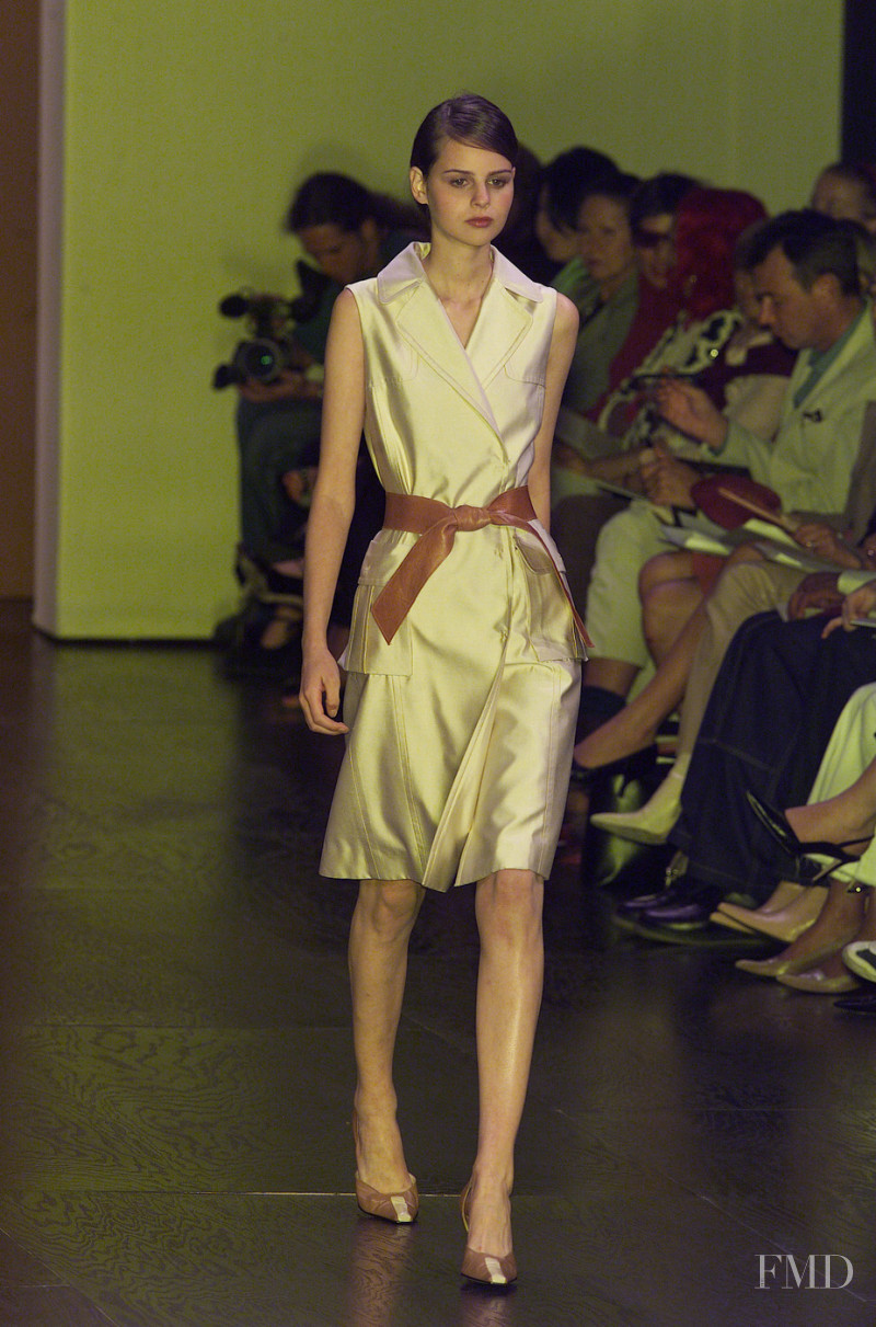 BCBG By Max Azria fashion show for Autumn/Winter 2001