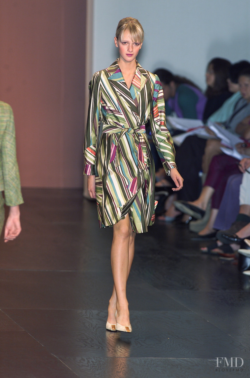 BCBG By Max Azria fashion show for Autumn/Winter 2001