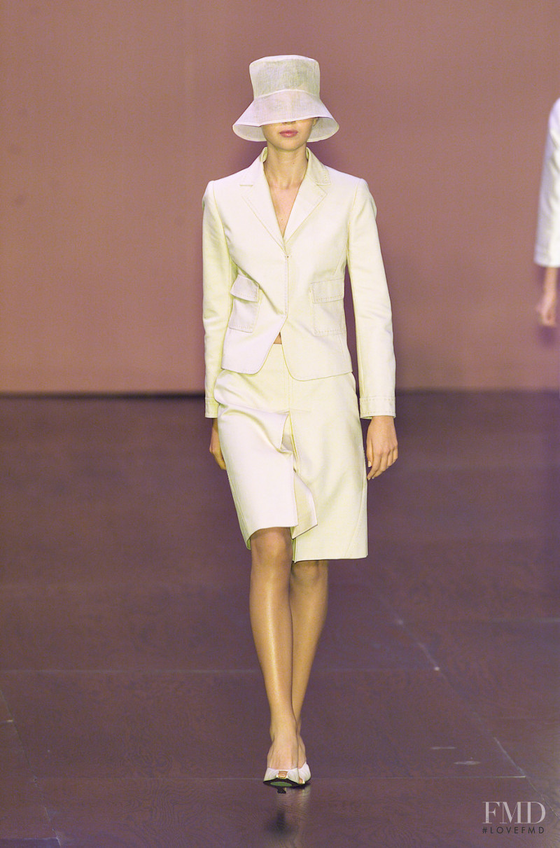 BCBG By Max Azria fashion show for Autumn/Winter 2001