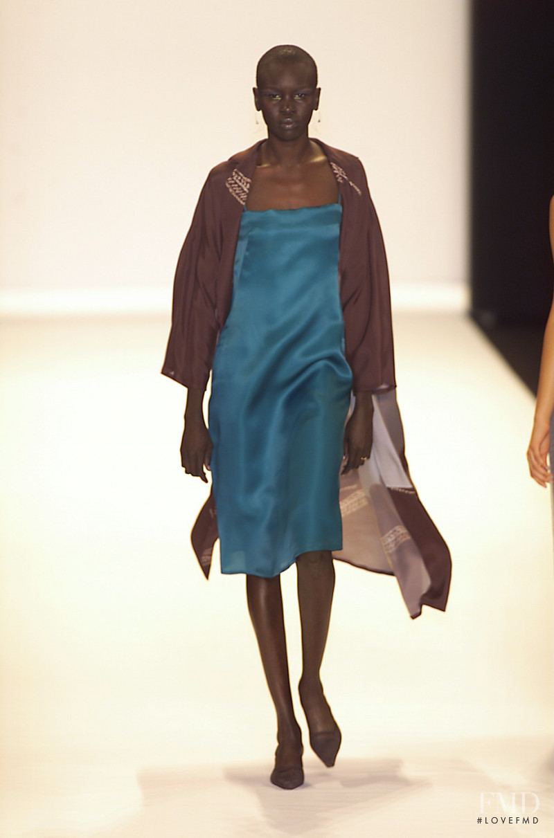 Bill Blass fashion show for Spring/Summer 2001