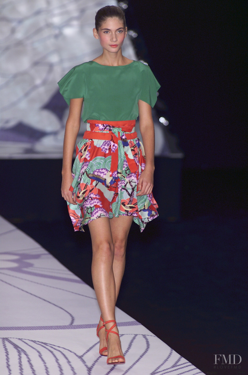 Cacharel fashion show for Spring/Summer 2001