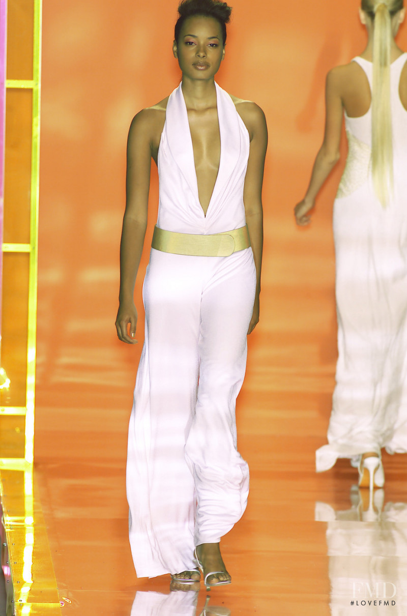 Carmen Marc Valvo fashion show for Spring/Summer 2001