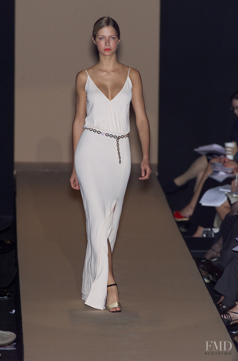 Carolina Herrera fashion show for Spring/Summer 2001