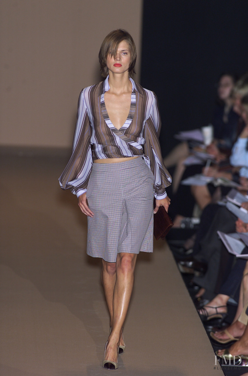 Carolina Herrera fashion show for Spring/Summer 2001