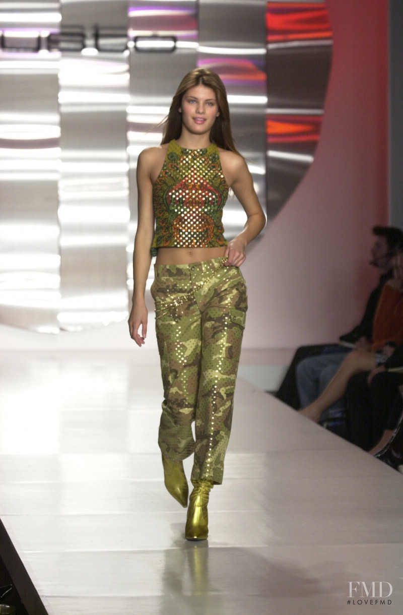 Custo Barcelona fashion show for Spring/Summer 2001