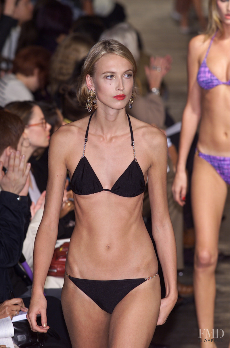 D&G fashion show for Spring/Summer 2001