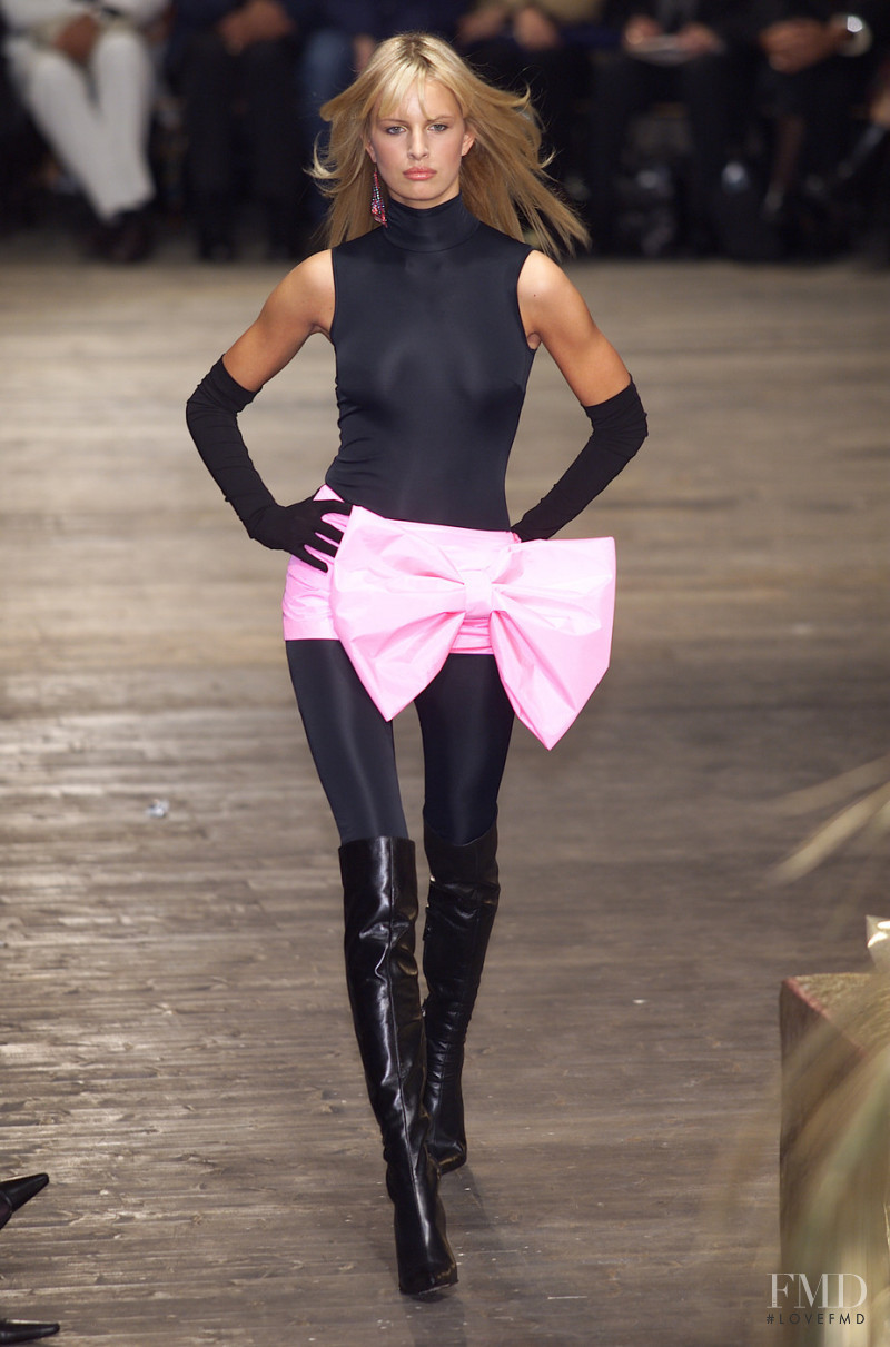 Karolina Kurkova featured in  the D&G fashion show for Spring/Summer 2001