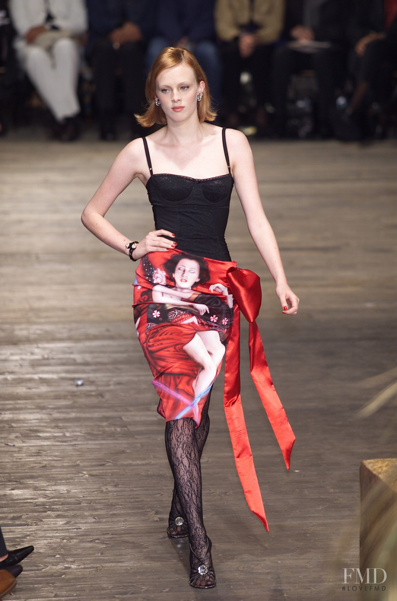 D&G fashion show for Spring/Summer 2001