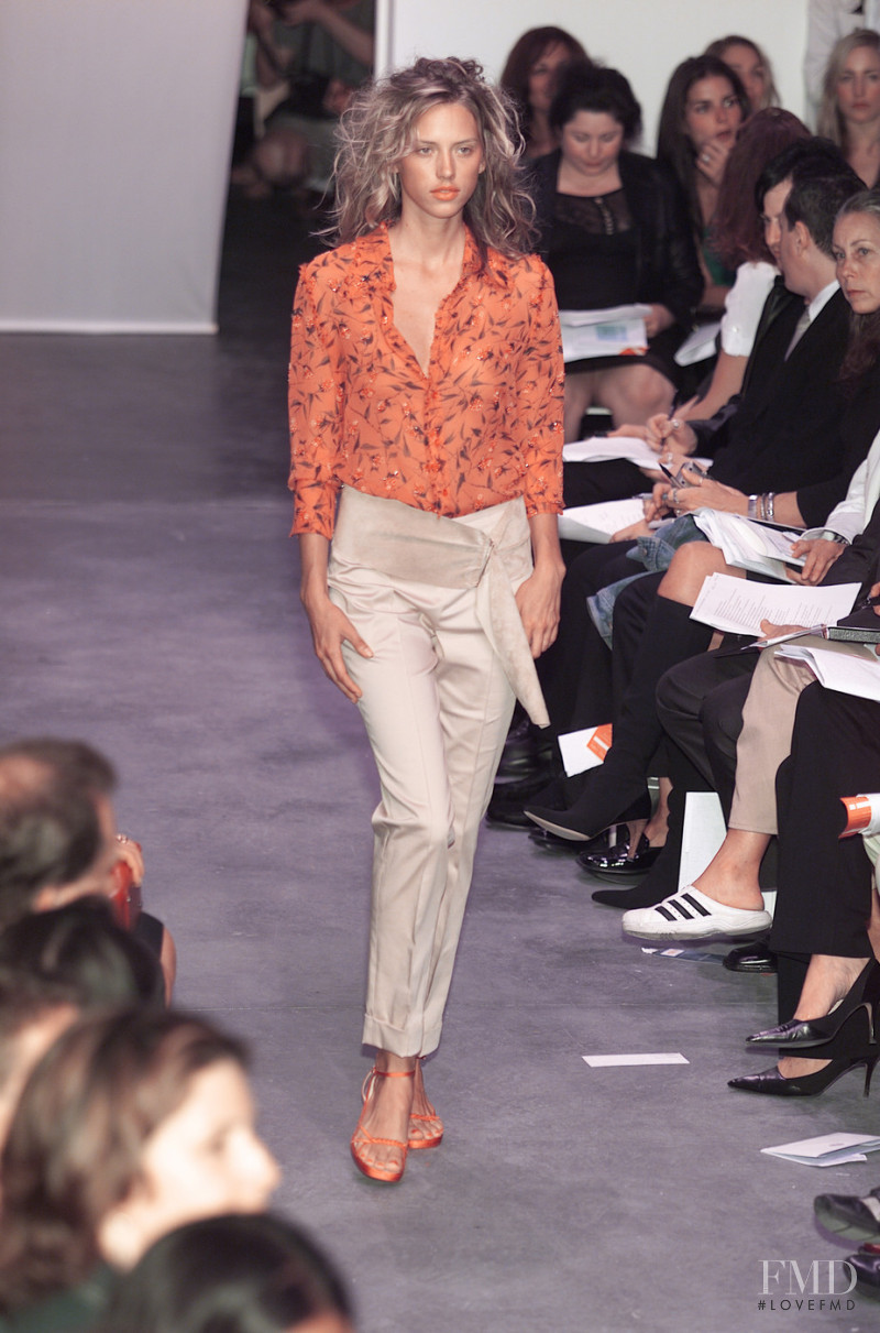 Diane Von Furstenberg fashion show for Spring/Summer 2001