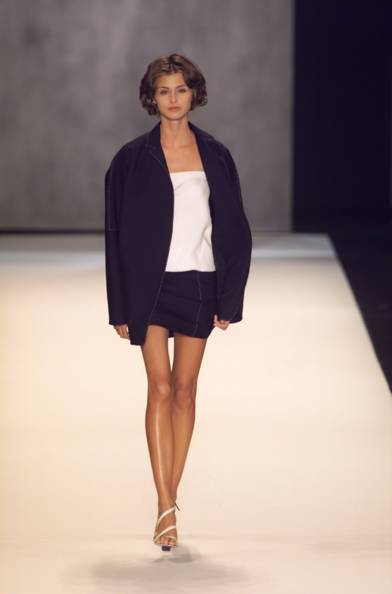 Donna Karan New York fashion show for Spring/Summer 2001