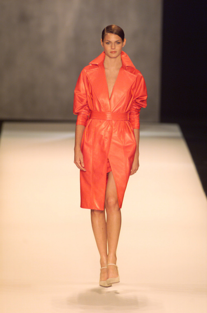 Donna Karan New York fashion show for Spring/Summer 2001