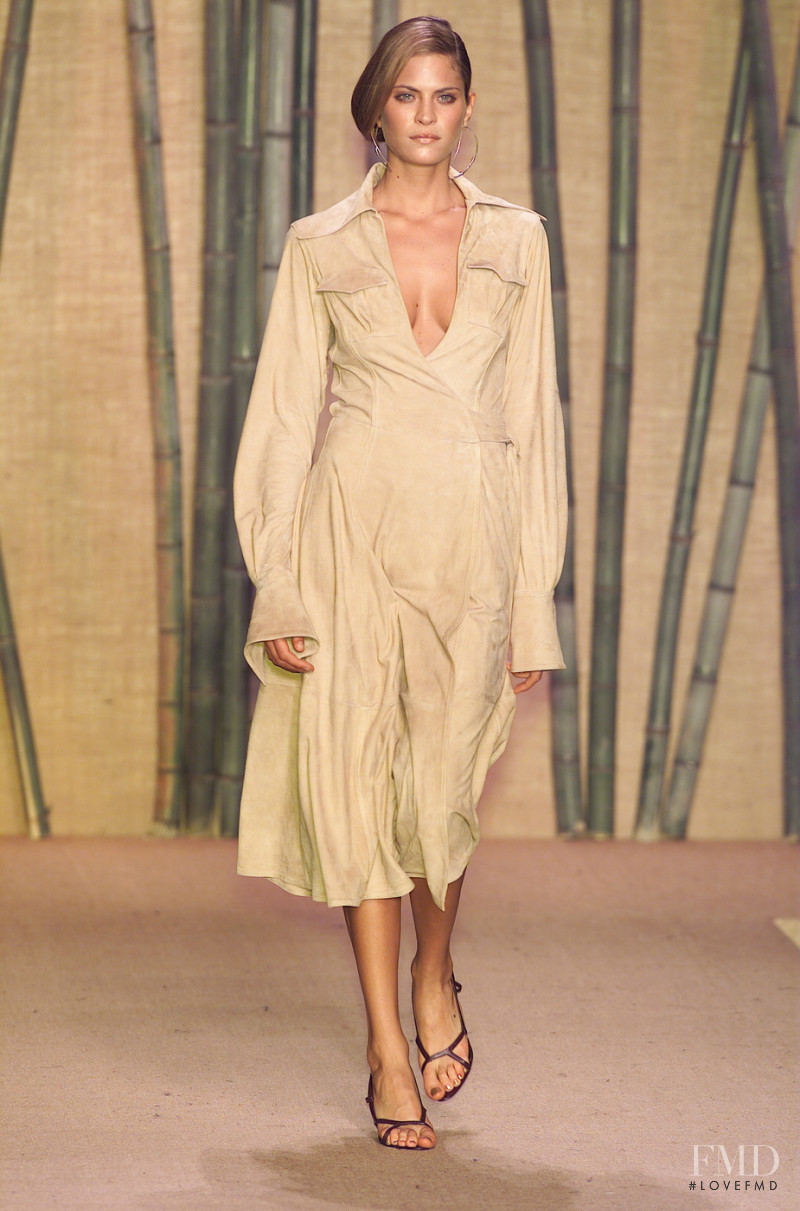 Douglas Hannant fashion show for Spring/Summer 2001