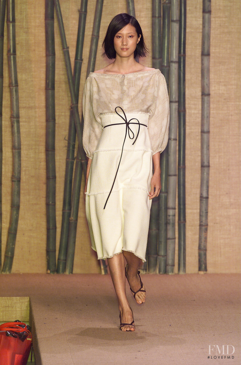 Douglas Hannant fashion show for Spring/Summer 2001