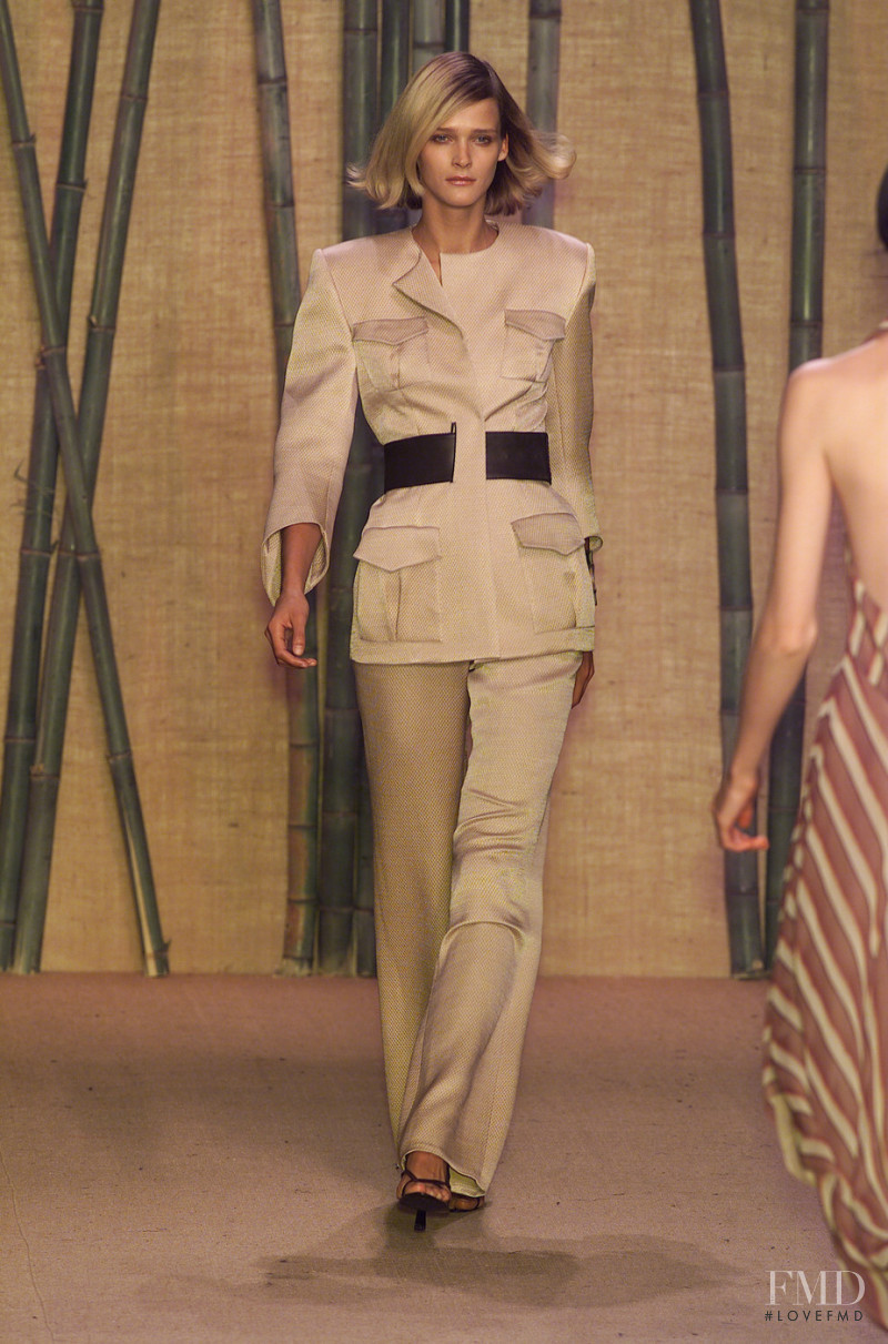 Douglas Hannant fashion show for Spring/Summer 2001