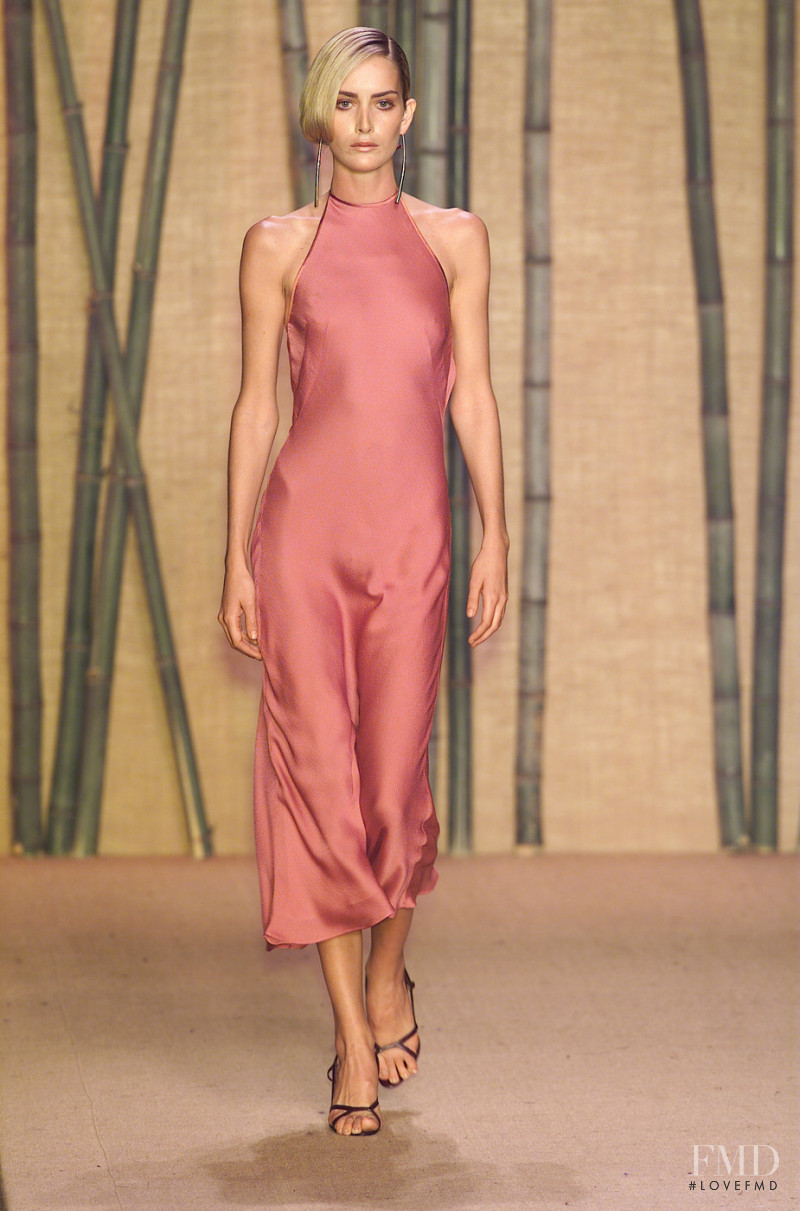 Douglas Hannant fashion show for Spring/Summer 2001