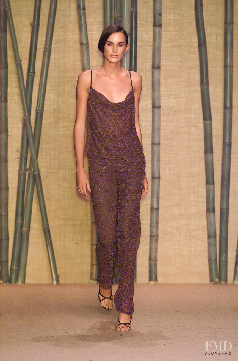 Douglas Hannant fashion show for Spring/Summer 2001