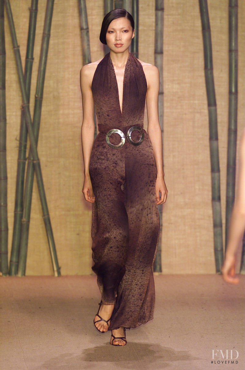 Douglas Hannant fashion show for Spring/Summer 2001