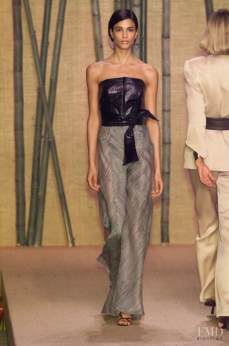 Douglas Hannant fashion show for Spring/Summer 2001