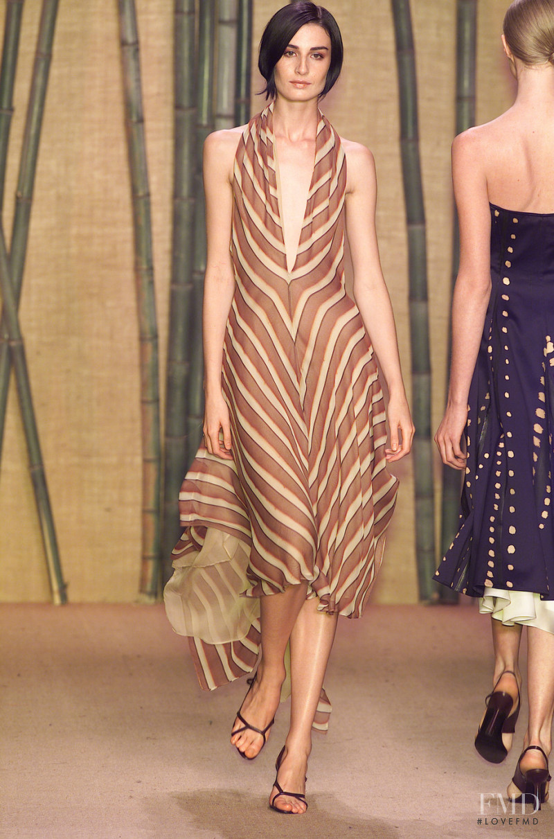 Douglas Hannant fashion show for Spring/Summer 2001