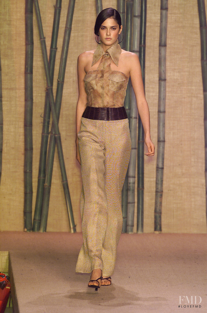 Douglas Hannant fashion show for Spring/Summer 2001