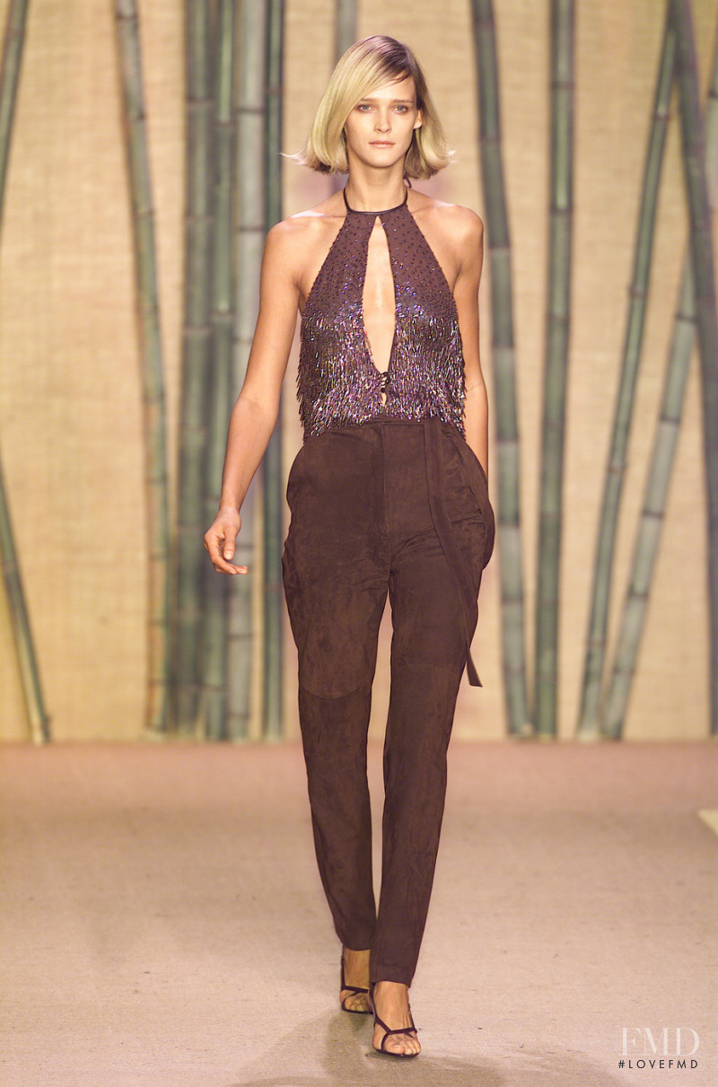 Douglas Hannant fashion show for Spring/Summer 2001