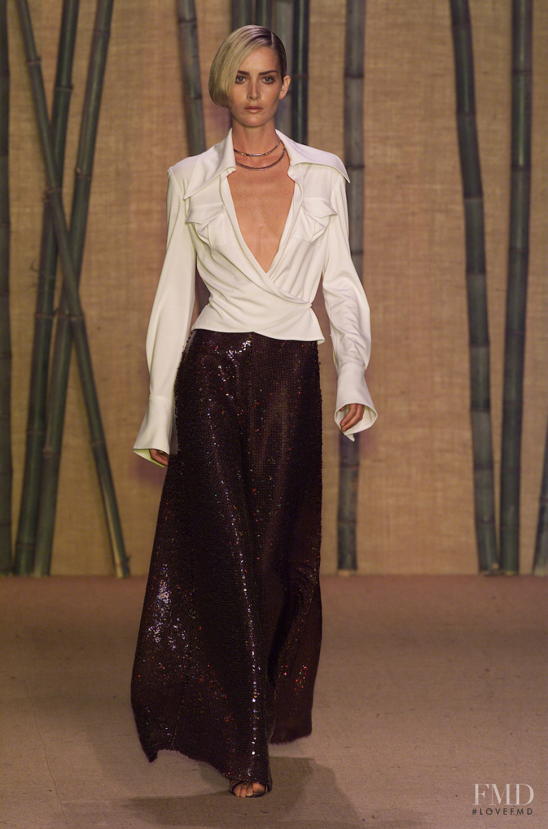 Douglas Hannant fashion show for Spring/Summer 2001