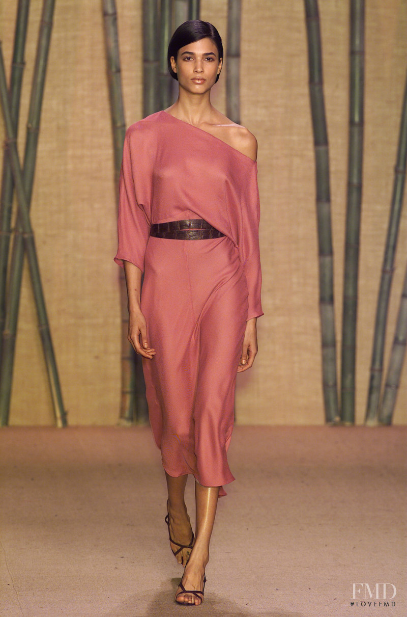 Douglas Hannant fashion show for Spring/Summer 2001