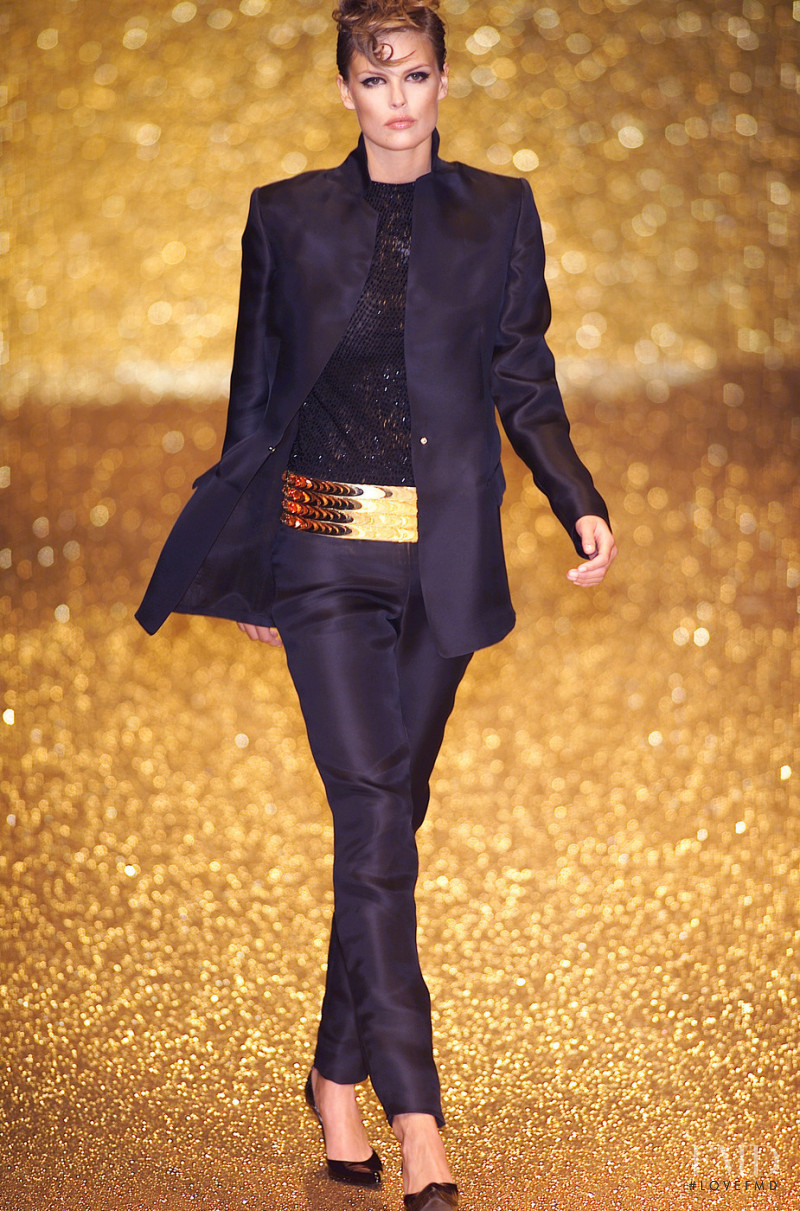 Erreuno fashion show for Spring/Summer 2001