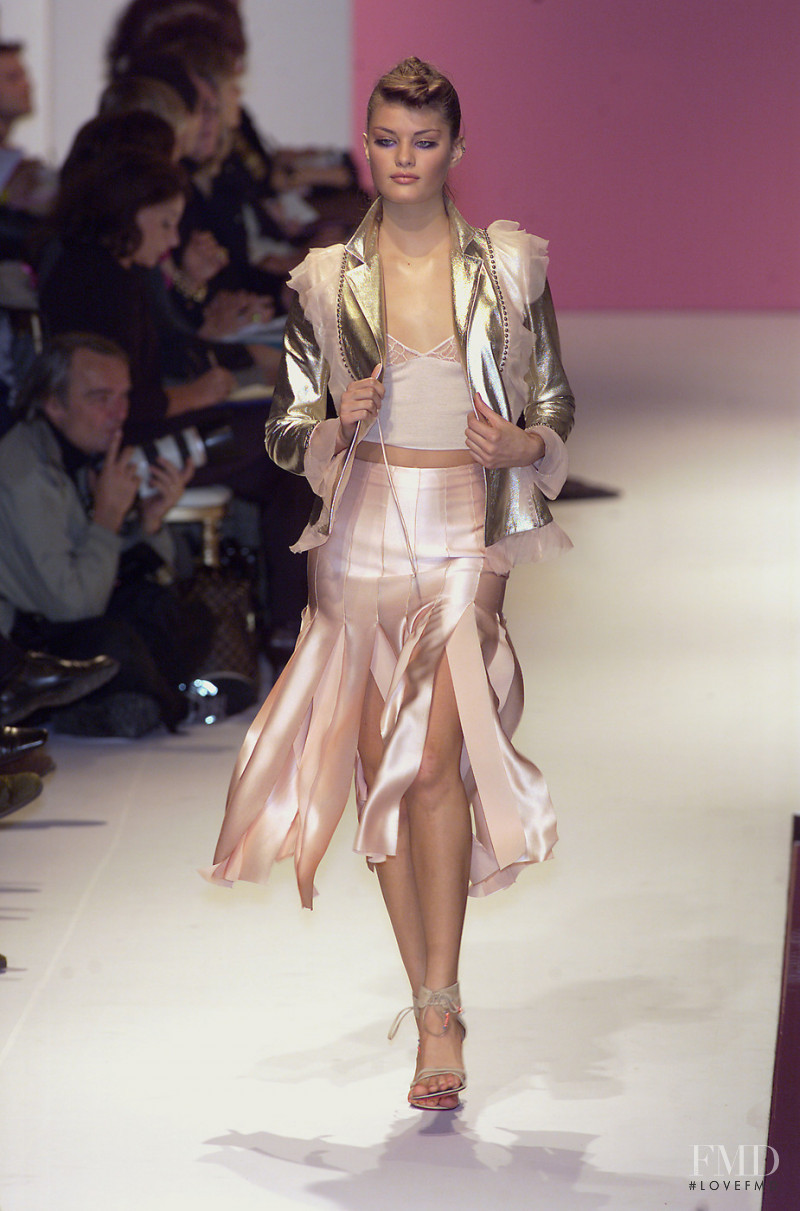 Emanuel Ungaro fashion show for Spring/Summer 2001