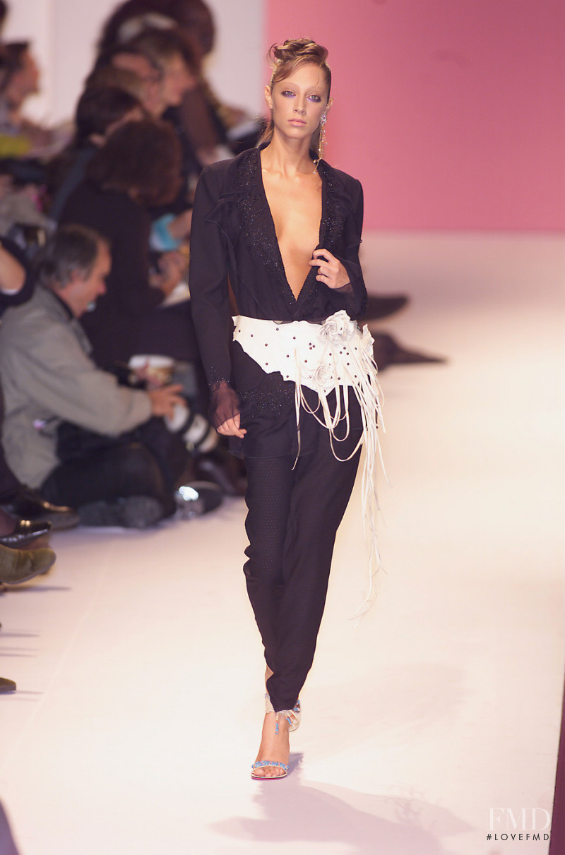 Emanuel Ungaro fashion show for Spring/Summer 2001