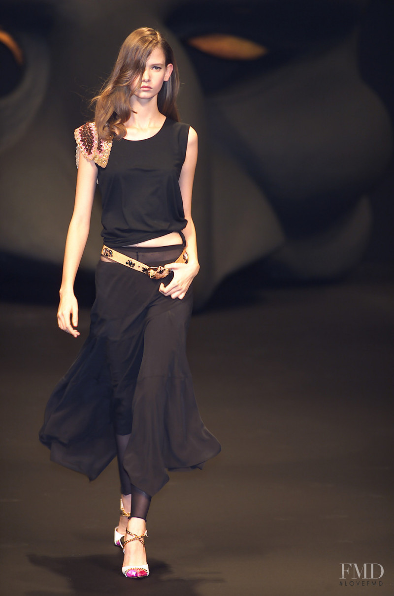 Guerriero fashion show for Spring/Summer 2001