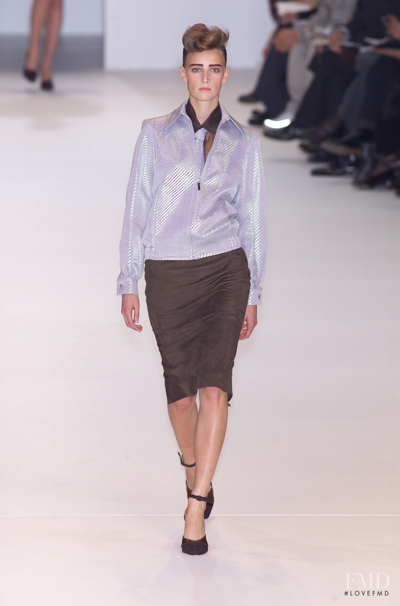 Givenchy fashion show for Spring/Summer 2001