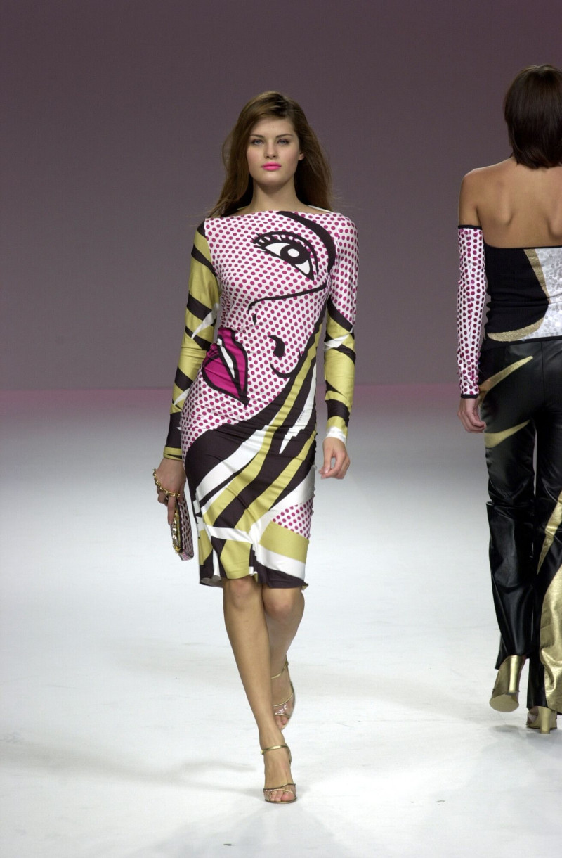 Isabeli Fontana featured in  the Iceberg fashion show for Spring/Summer 2001