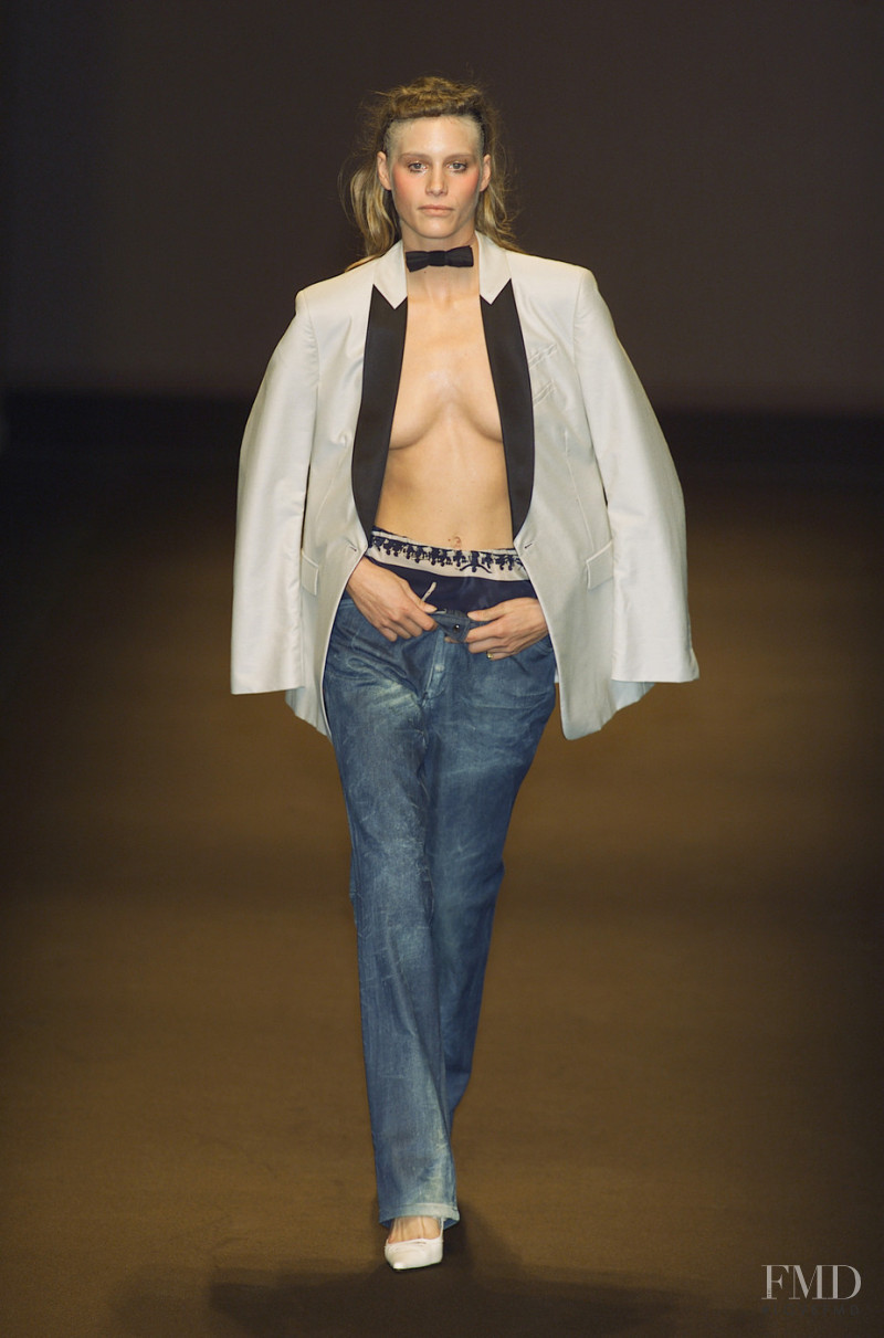 Kostas Murkudis fashion show for Spring/Summer 2001