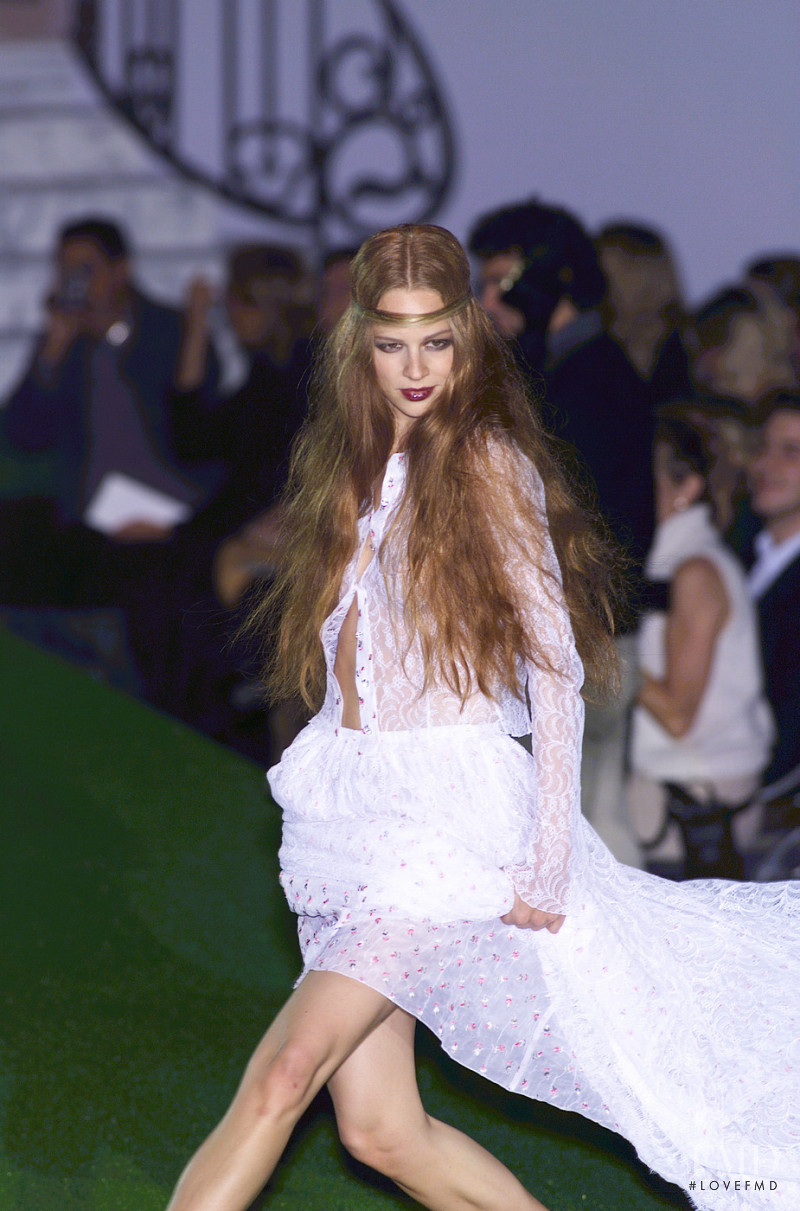 Mariella Burani fashion show for Spring/Summer 2001