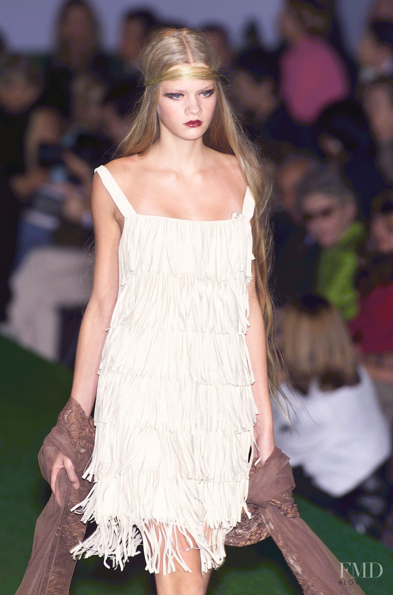 Mariella Burani fashion show for Spring/Summer 2001