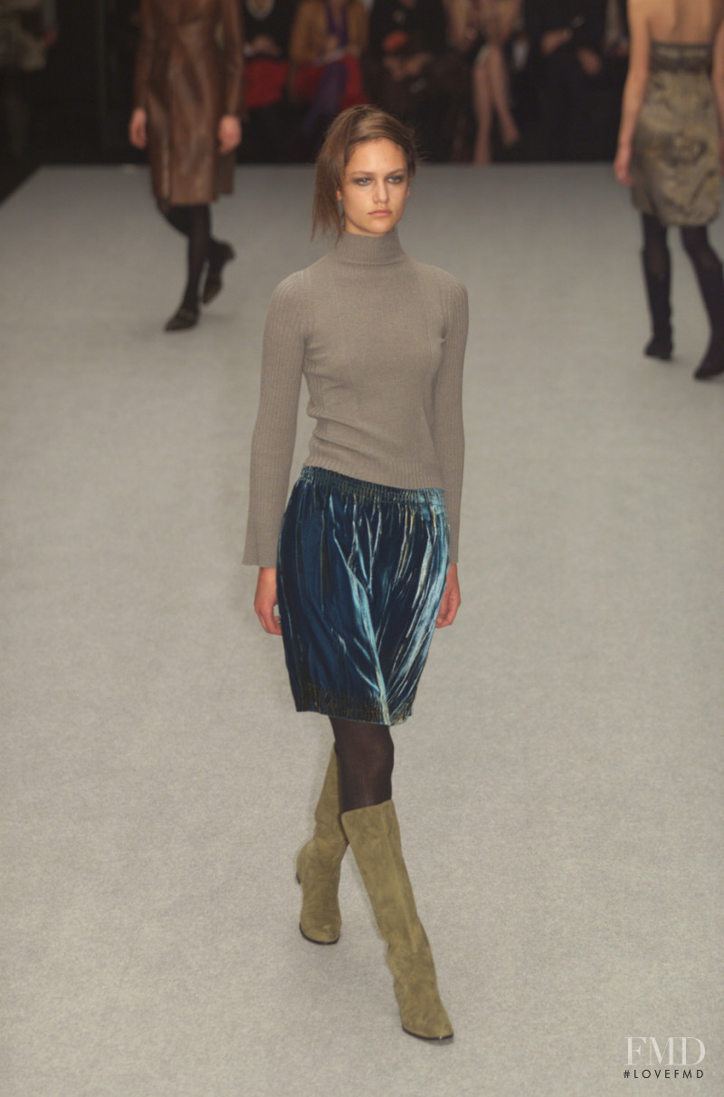 Alberta Ferretti fashion show for Autumn/Winter 2001