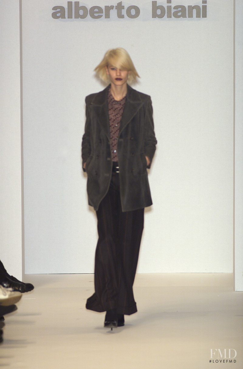 Alberto Biani fashion show for Autumn/Winter 2001