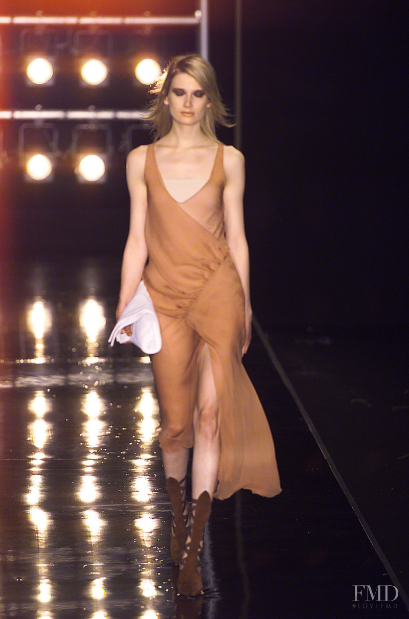 Alessandro Dell\'Acqua fashion show for Autumn/Winter 2001